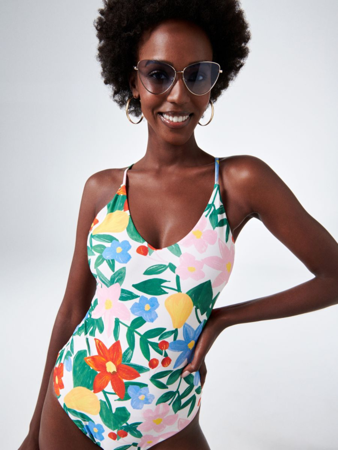 LADIES` BEACHWEAR SUIT