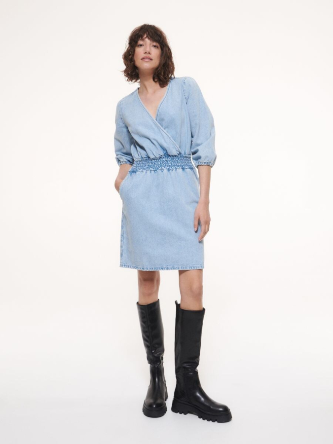 שמלת ג'ינס עם מותן אלסטי