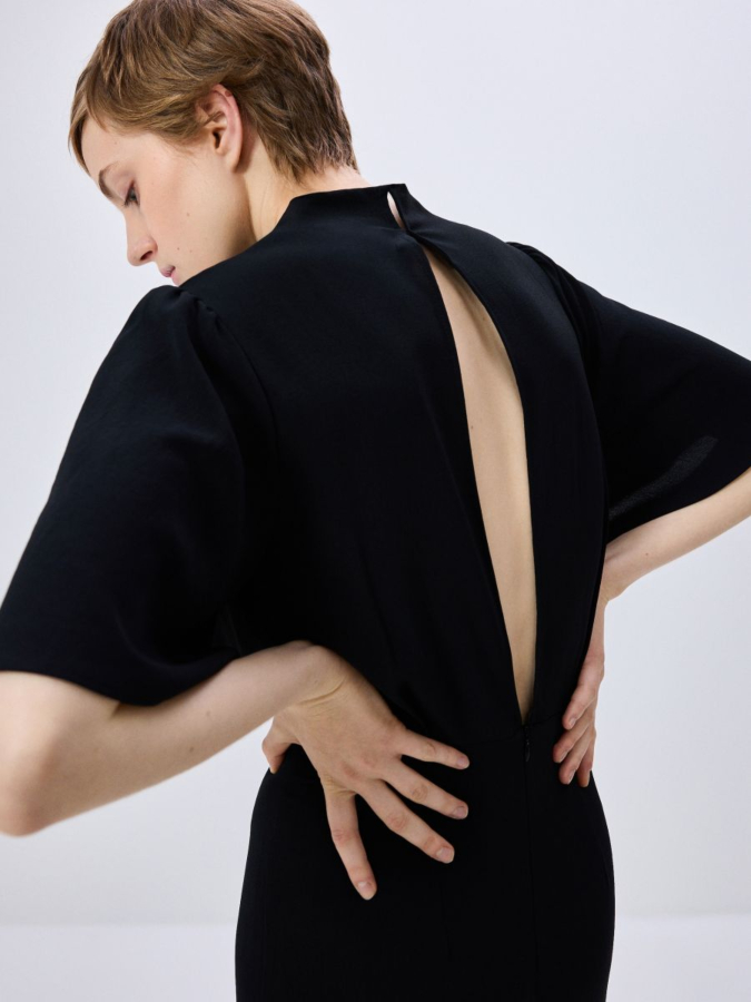 אוברול שחור בשרוול קצר