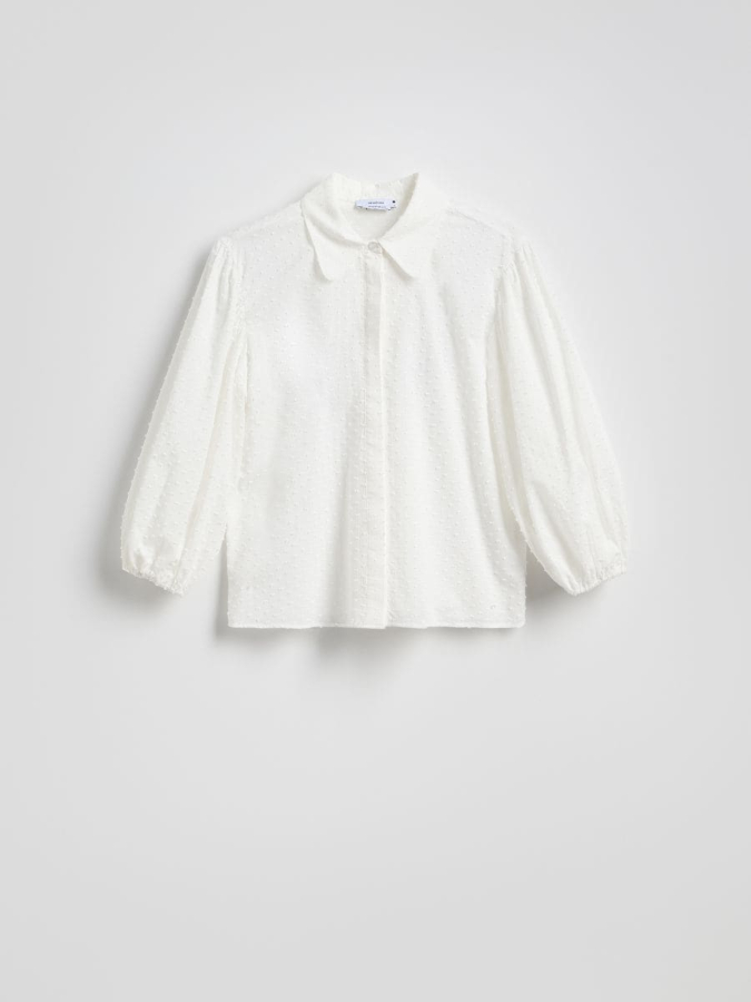 חולצה עם שרוולים נפוחים