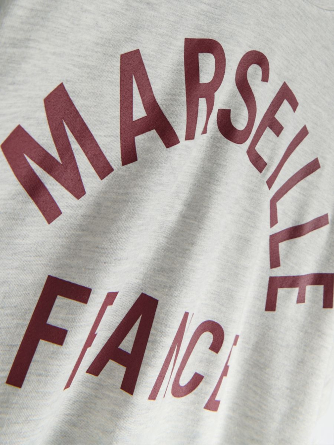 טי שירט אוברסייז עם דפוס