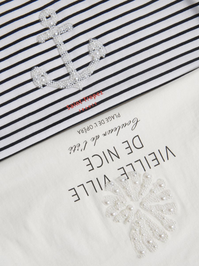 טי שירט אפליקציה בחזית
