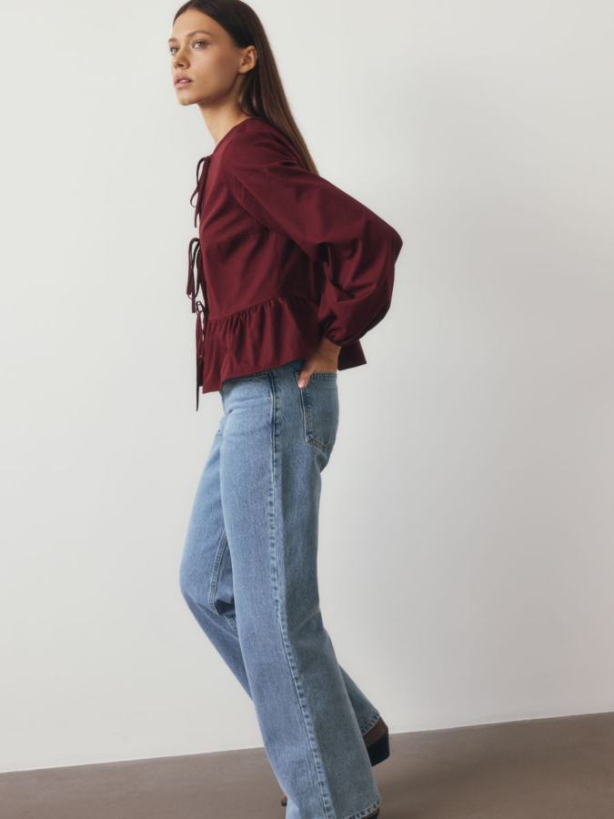 חולצת עם סיומת פפלום