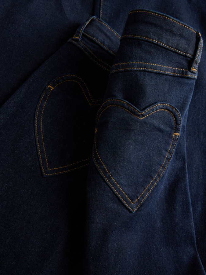 מכנסי ג'ינס מתרחבים