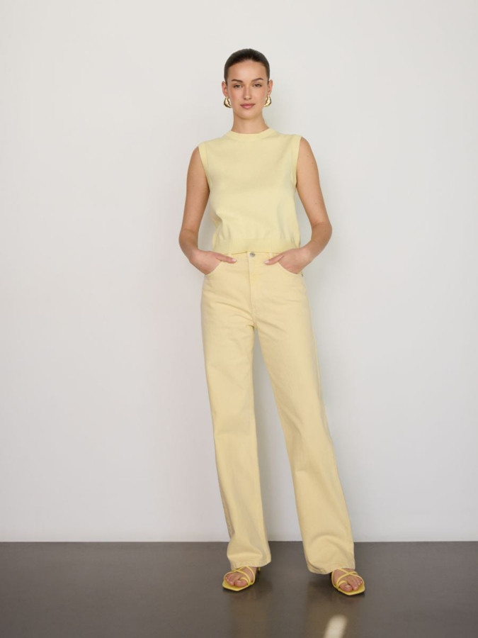 ג'ינס בגזרה ישרה