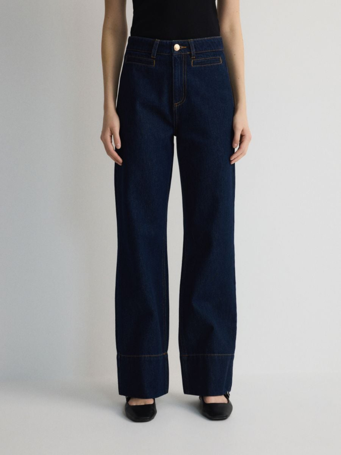 מכנסי ג'ינס בגזרה רחבה