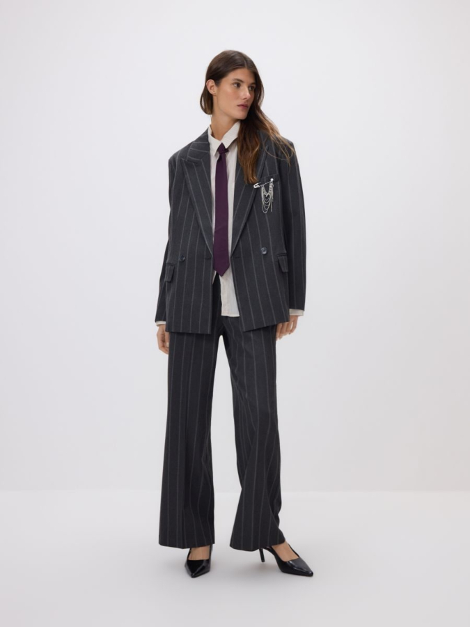 מכנסיים בגזרה ישרה