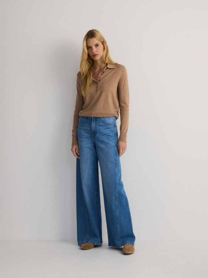 ג'ינס בגזרה רחבה עם תפרים