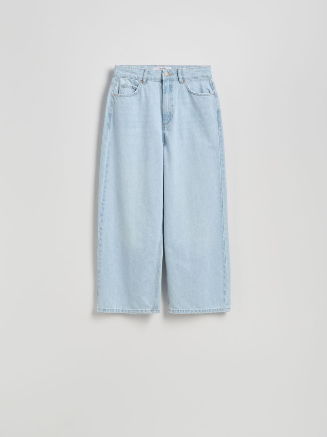 ג'ינס בגזרה רחבה