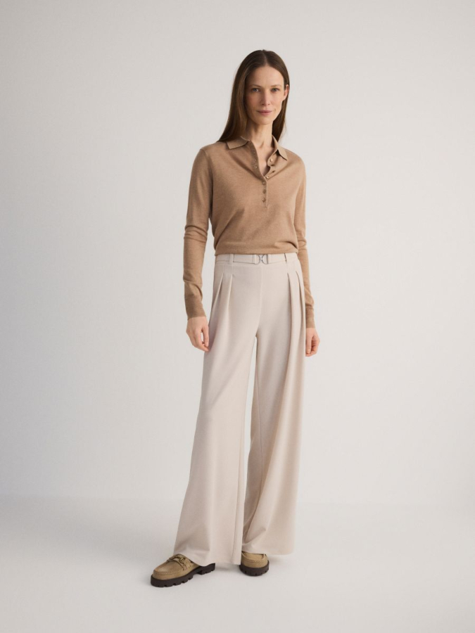 מכנסיים רחבים עם חגורה