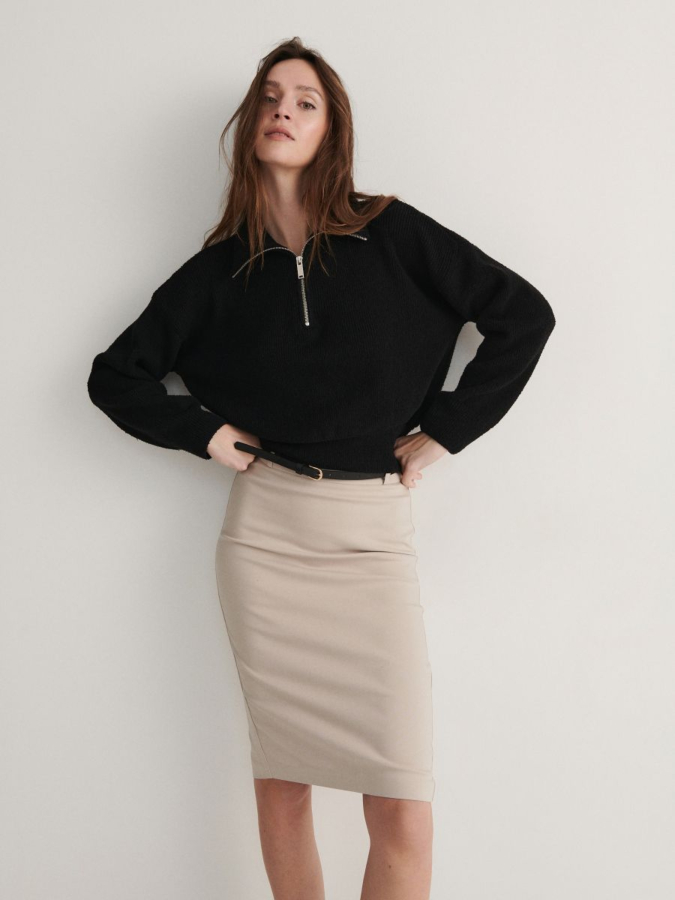 חצאית עיפרון עם חגורה