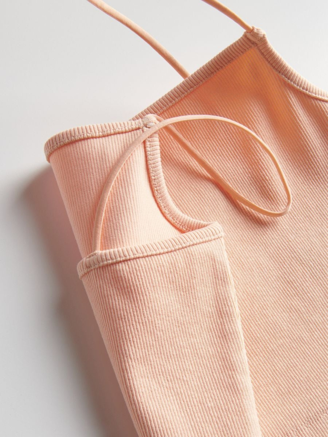 LADIES` TOP