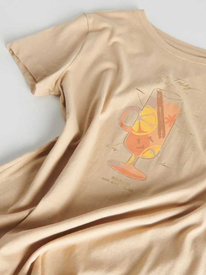 טי שירט קצרה עם דפוס