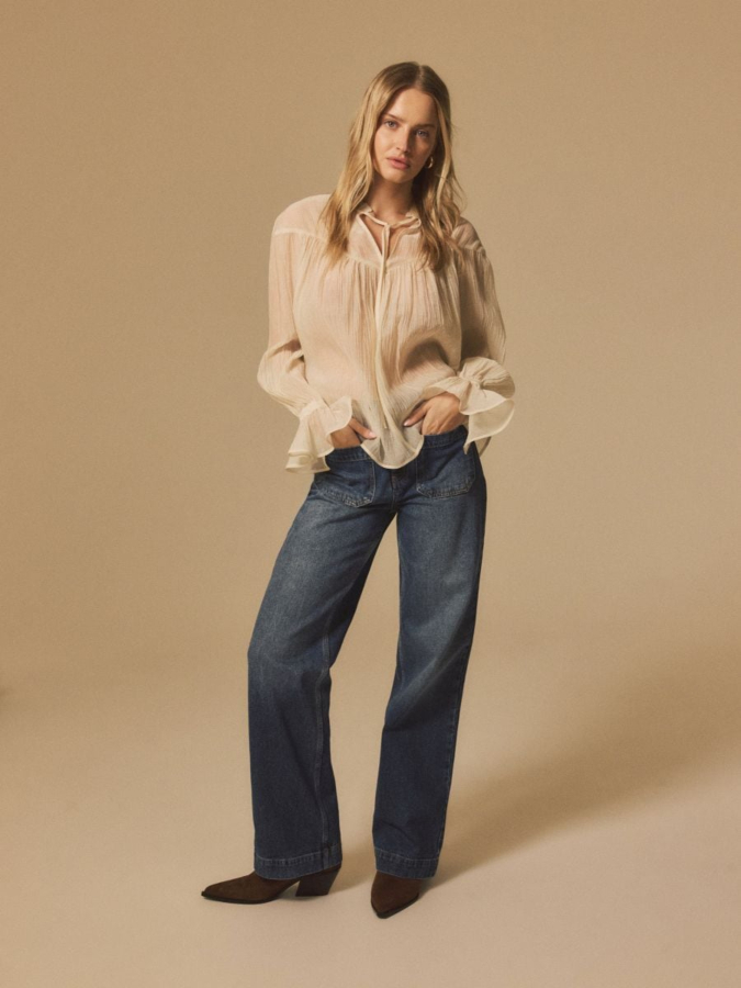 חולצה אלגנטית עם קשירה בצווארון